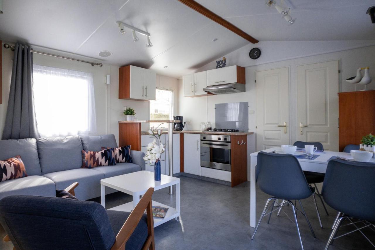 Knus En Modern Ingericht Chalet Met Gratis Wifi Villa Tzummarum Ngoại thất bức ảnh